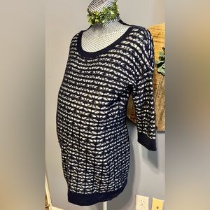 Maternity top (or short dress with leggings) by a pea in the pod small